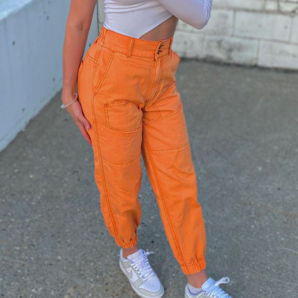 URBAN OUTFITTERS ORANGE CARGO PANTS